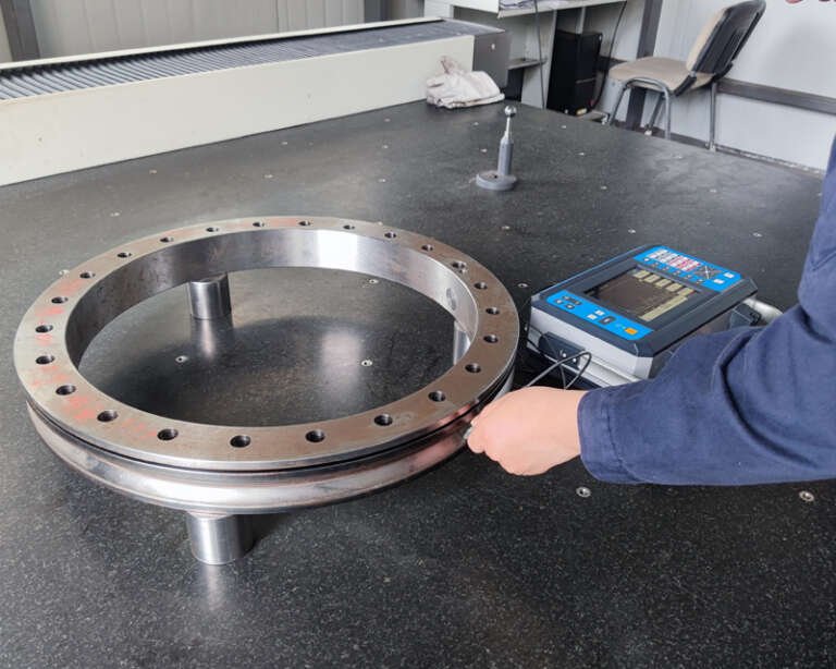 Slewing bearing and slewing drive testing equipment
