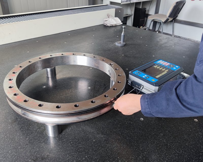 Slewing bearing and slewing drive testing equipment